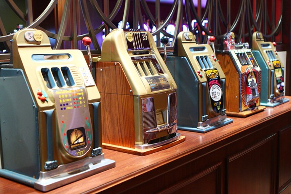 slot machines before and now